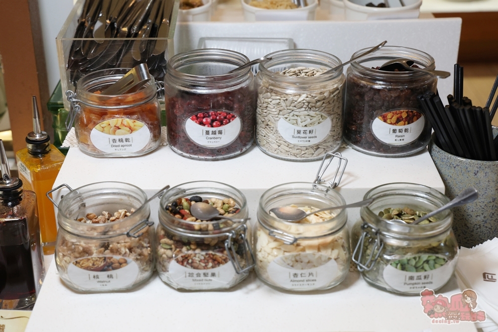 【台南吃到飽】富信大飯店:500元有找,CP值最高早午餐吃到飽,現沖牛肉湯,牛排任你吃,一周只有營業假日兩天~ 【台南吃到飽】富信大飯店:500元有找,CP值最高早午餐吃到飽,現沖牛肉湯,牛排任你吃,一周只有營業假日兩天~