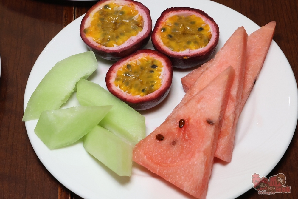 【台南吃到飽】富信大飯店:500元有找,CP值最高早午餐吃到飽,現沖牛肉湯,牛排任你吃,一周只有營業假日兩天~ 【台南吃到飽】富信大飯店:500元有找,CP值最高早午餐吃到飽,現沖牛肉湯,牛排任你吃,一周只有營業假日兩天~