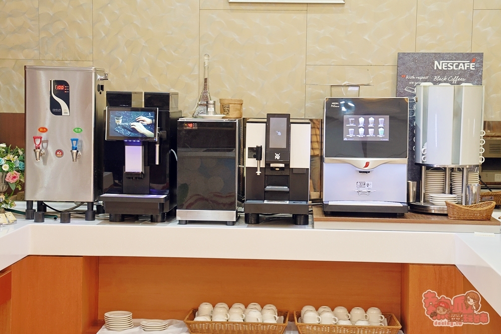 【台南吃到飽】富信大飯店:500元有找,CP值最高早午餐吃到飽,現沖牛肉湯,牛排任你吃,一周只有營業假日兩天~ 【台南吃到飽】富信大飯店:500元有找,CP值最高早午餐吃到飽,現沖牛肉湯,牛排任你吃,一周只有營業假日兩天~