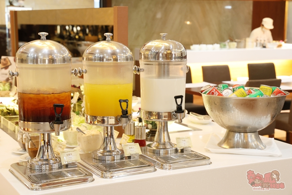 【台南吃到飽】富信大飯店:500元有找,CP值最高早午餐吃到飽,現沖牛肉湯,牛排任你吃,一周只有營業假日兩天~ 【台南吃到飽】富信大飯店:500元有找,CP值最高早午餐吃到飽,現沖牛肉湯,牛排任你吃,一周只有營業假日兩天~