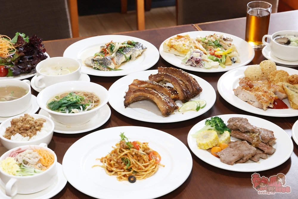 【台南吃到飽】富信大飯店:500元有找,CP值最高早午餐吃到飽,現沖牛肉湯,牛排任你吃,一周只有營業假日兩天~ 【台南吃到飽】富信大飯店:500元有找,CP值最高早午餐吃到飽,現沖牛肉湯,牛排任你吃,一周只有營業假日兩天~