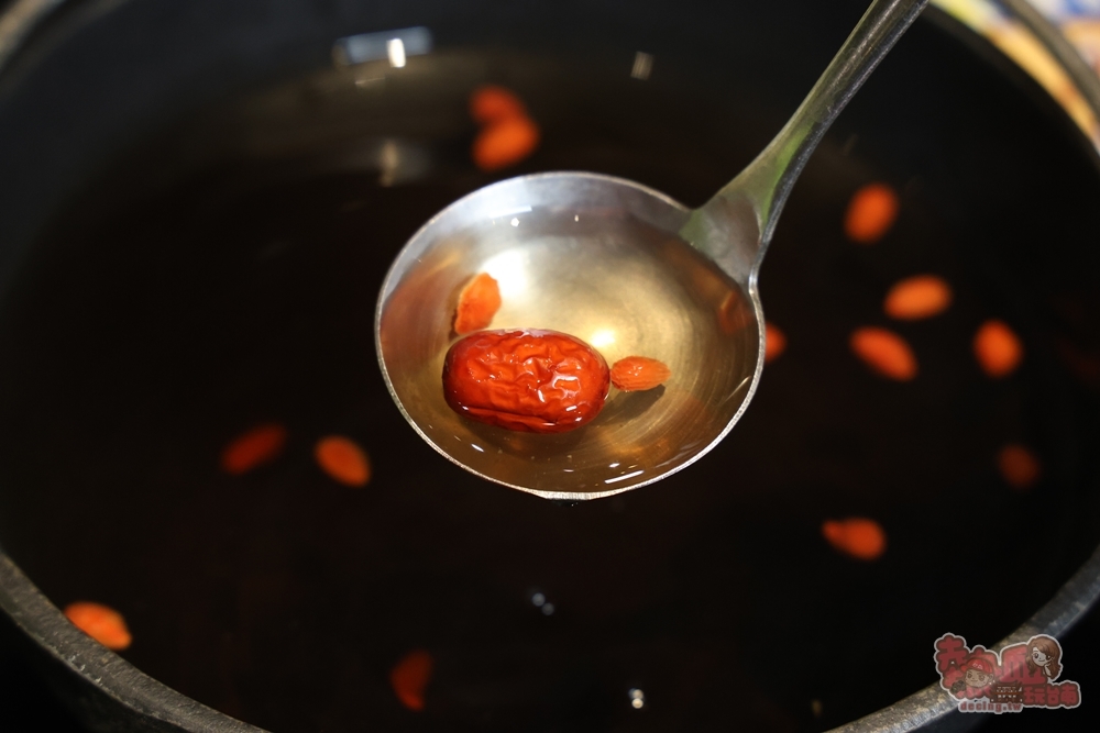 【台南美食】十色鍋物:台南東區超高CP值火鍋, 一人只要249元起,自助吧飲料甜點冰品通通吃到飽~ 【台南美食】十色鍋物:台南東區超高CP值火鍋, 一人只要249元起,自助吧飲料甜點冰品通通吃到飽~