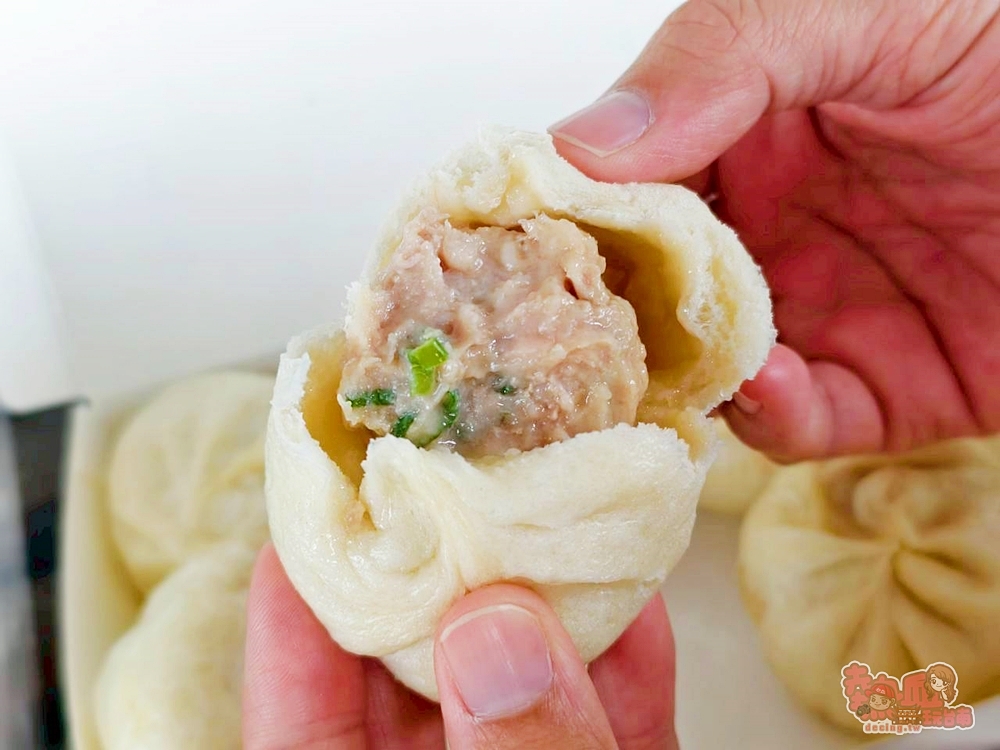 【台南美食】貓舌頭小籠包:隱藏在鐵皮屋內的厚皮小籠包,清晨6點就開賣,紅豆小籠包讓人驚豔~ 【台南美食】貓舌頭小籠包:隱藏在鐵皮屋內的厚皮小籠包,清晨6點就開賣,紅豆小籠包讓人驚豔~