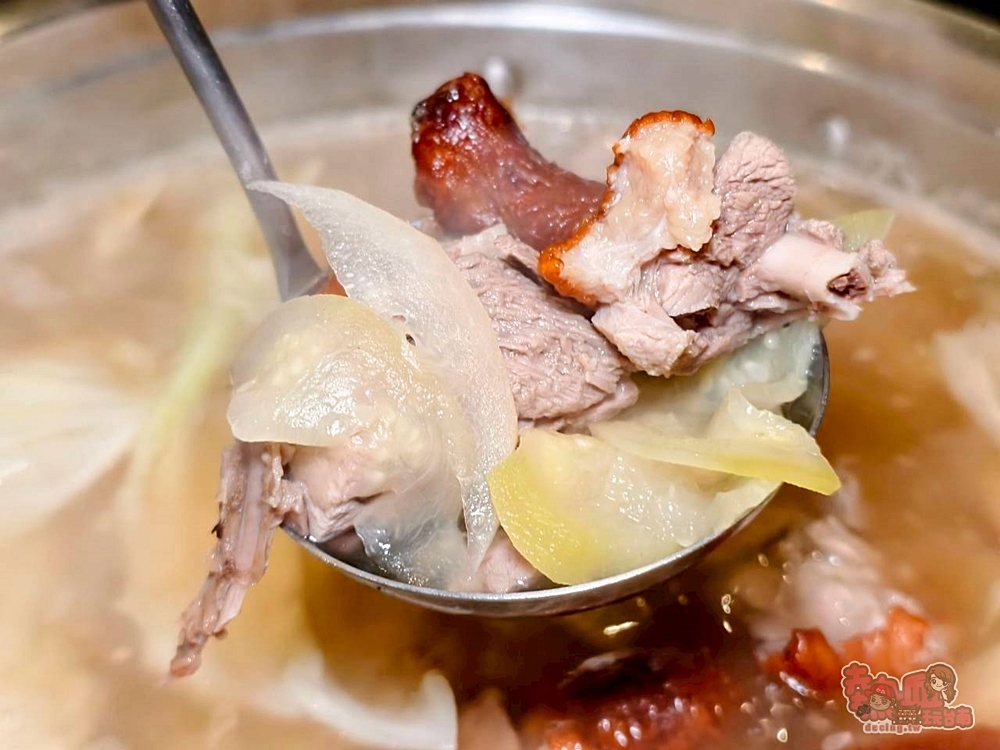 【台南美食】福來小棧沙茶爐:獨創一鴨三吃尬沙茶爐,少見以古早味西瓜綿入味鴨肉鍋,梅汁香酥鴨更是我的愛~ 【台南美食】福來小棧沙茶爐:獨創一鴨三吃尬沙茶爐,少見以古早味西瓜綿入味鴨肉鍋,梅汁香酥鴨更是我的愛~