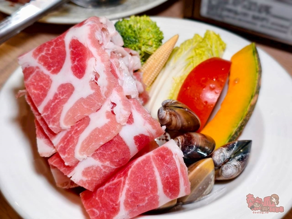 【台南美食】福來小棧沙茶爐:獨創一鴨三吃尬沙茶爐,少見以古早味西瓜綿入味鴨肉鍋,梅汁香酥鴨更是我的愛~ 【台南美食】福來小棧沙茶爐:獨創一鴨三吃尬沙茶爐,少見以古早味西瓜綿入味鴨肉鍋,梅汁香酥鴨更是我的愛~