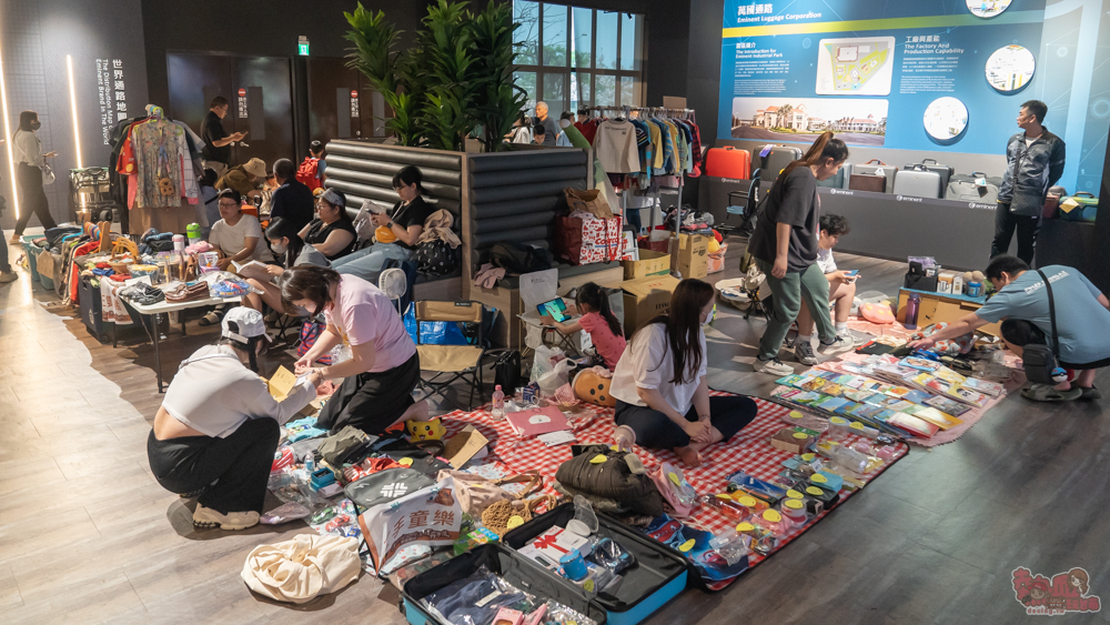 【台南活動】2026童趣萬國x狂歡派對:重返80年代玩復古小遊戲,小老闆當家市集,行李箱時空隧道~ 【台南活動】2026童趣萬國x狂歡派對:重返80年代玩復古小遊戲,小老闆當家市集,行李箱時空隧道~