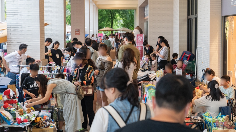 【台南活動】2026童趣萬國x狂歡派對:重返80年代玩復古小遊戲,小老闆當家市集,行李箱時空隧道~ 【台南活動】2026童趣萬國x狂歡派對:重返80年代玩復古小遊戲,小老闆當家市集,行李箱時空隧道~