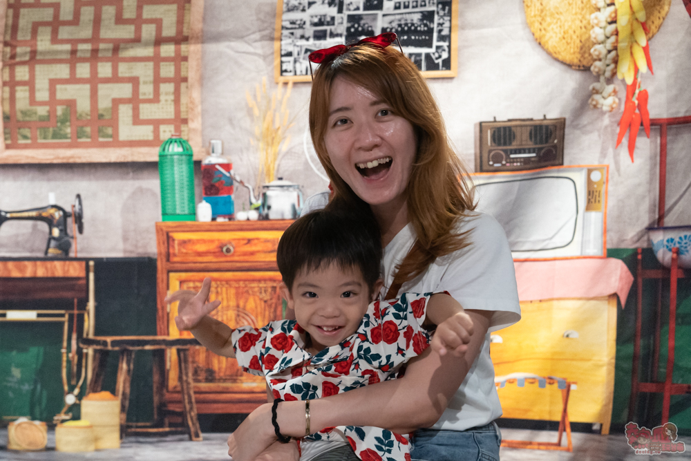 【台南活動】2026童趣萬國x狂歡派對:重返80年代玩復古小遊戲,小老闆當家市集,行李箱時空隧道~ 【台南活動】2026童趣萬國x狂歡派對:重返80年代玩復古小遊戲,小老闆當家市集,行李箱時空隧道~