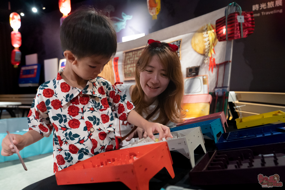【台南活動】2026童趣萬國x狂歡派對:重返80年代玩復古小遊戲,小老闆當家市集,行李箱時空隧道~ 【台南活動】2026童趣萬國x狂歡派對:重返80年代玩復古小遊戲,小老闆當家市集,行李箱時空隧道~