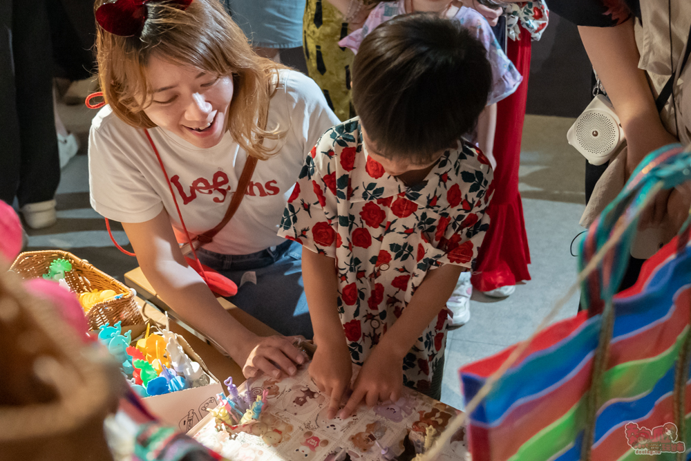 【台南活動】2026童趣萬國x狂歡派對:重返80年代玩復古小遊戲,小老闆當家市集,行李箱時空隧道~ 【台南活動】2026童趣萬國x狂歡派對:重返80年代玩復古小遊戲,小老闆當家市集,行李箱時空隧道~