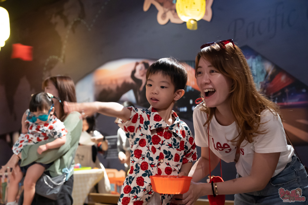 【台南活動】2026童趣萬國x狂歡派對:重返80年代玩復古小遊戲,小老闆當家市集,行李箱時空隧道~ 【台南活動】2026童趣萬國x狂歡派對:重返80年代玩復古小遊戲,小老闆當家市集,行李箱時空隧道~