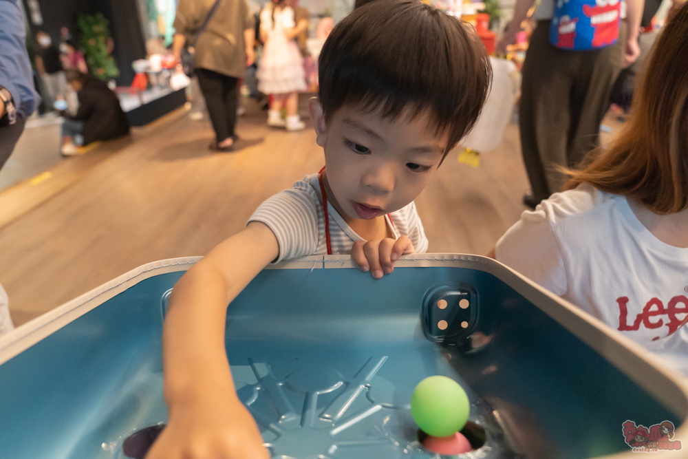 【台南活動】2026童趣萬國x狂歡派對:重返80年代玩復古小遊戲,小老闆當家市集,行李箱時空隧道~ 【台南活動】2026童趣萬國x狂歡派對:重返80年代玩復古小遊戲,小老闆當家市集,行李箱時空隧道~