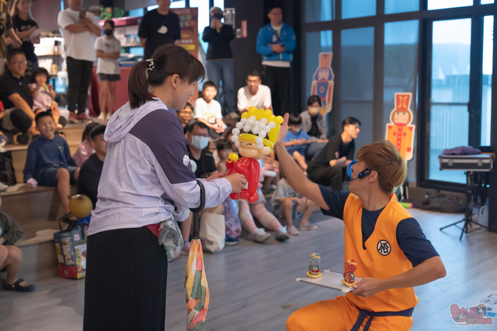 【台南活動】2026童趣萬國x狂歡派對:重返80年代玩復古小遊戲,小老闆當家市集,行李箱時空隧道~ 【台南活動】2026童趣萬國x狂歡派對:重返80年代玩復古小遊戲,小老闆當家市集,行李箱時空隧道~