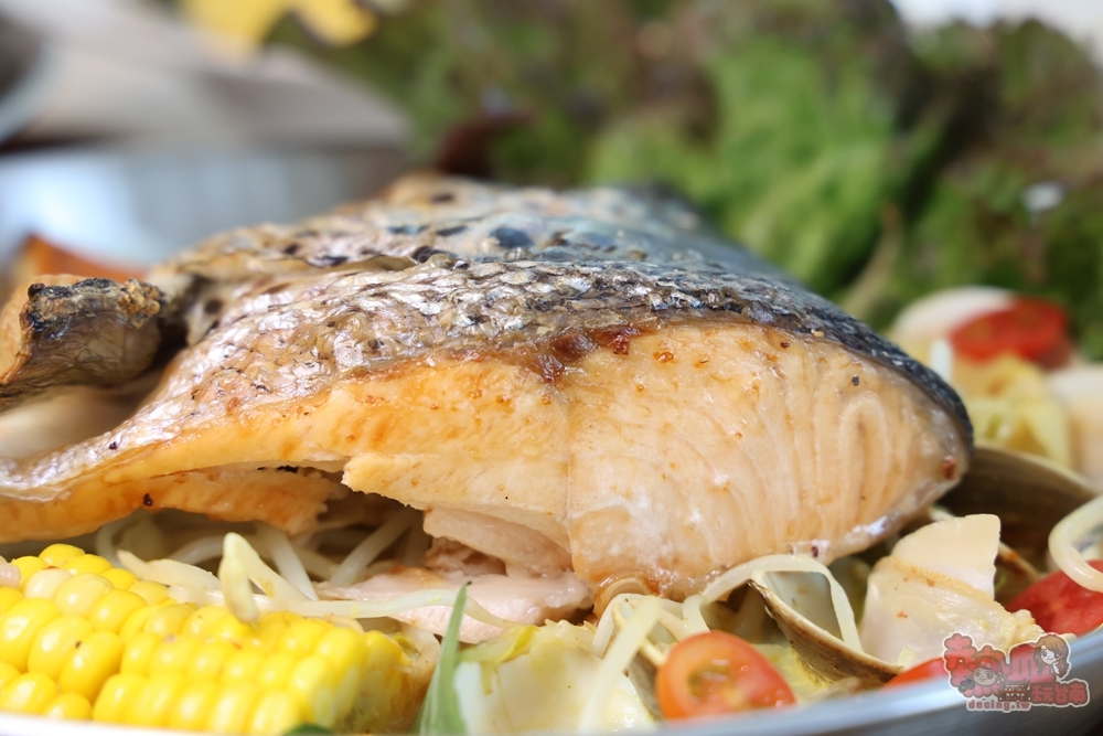 【台南美食】小洋房義式餐廳:隱藏在田園邊的安定小洋房,少見的義大利烤魚料理,整隻鮭魚頭上桌~ 【台南美食】小洋房義式餐廳:隱藏在田園邊的安定小洋房,少見的義大利烤魚料理,整隻鮭魚頭上桌~