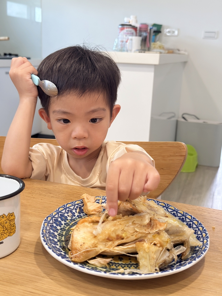 【台南美食】小洋房義式餐廳:隱藏在田園邊的安定小洋房,少見的義大利烤魚料理,整隻鮭魚頭上桌~ 【台南美食】小洋房義式餐廳:隱藏在田園邊的安定小洋房,少見的義大利烤魚料理,整隻鮭魚頭上桌~