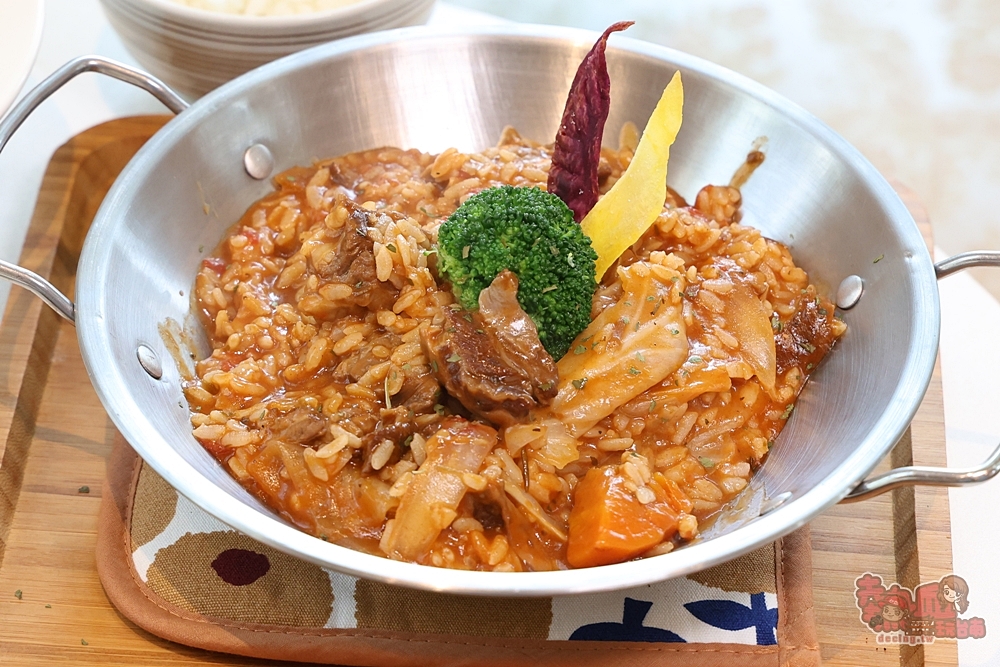 【台南美食】小洋房義式餐廳:隱藏在田園邊的安定小洋房,少見的義大利烤魚料理,整隻鮭魚頭上桌~ 【台南美食】小洋房義式餐廳:隱藏在田園邊的安定小洋房,少見的義大利烤魚料理,整隻鮭魚頭上桌~