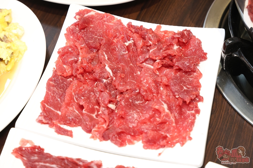 【台南美食】文品牛肉火鍋:安南區清晨6點就營業的牛肉火鍋,內用免費牛肉肉燥飯吃到飽~ 【台南美食】文品牛肉火鍋:安南區清晨6點就營業的牛肉火鍋,內用免費牛肉肉燥飯吃到飽~