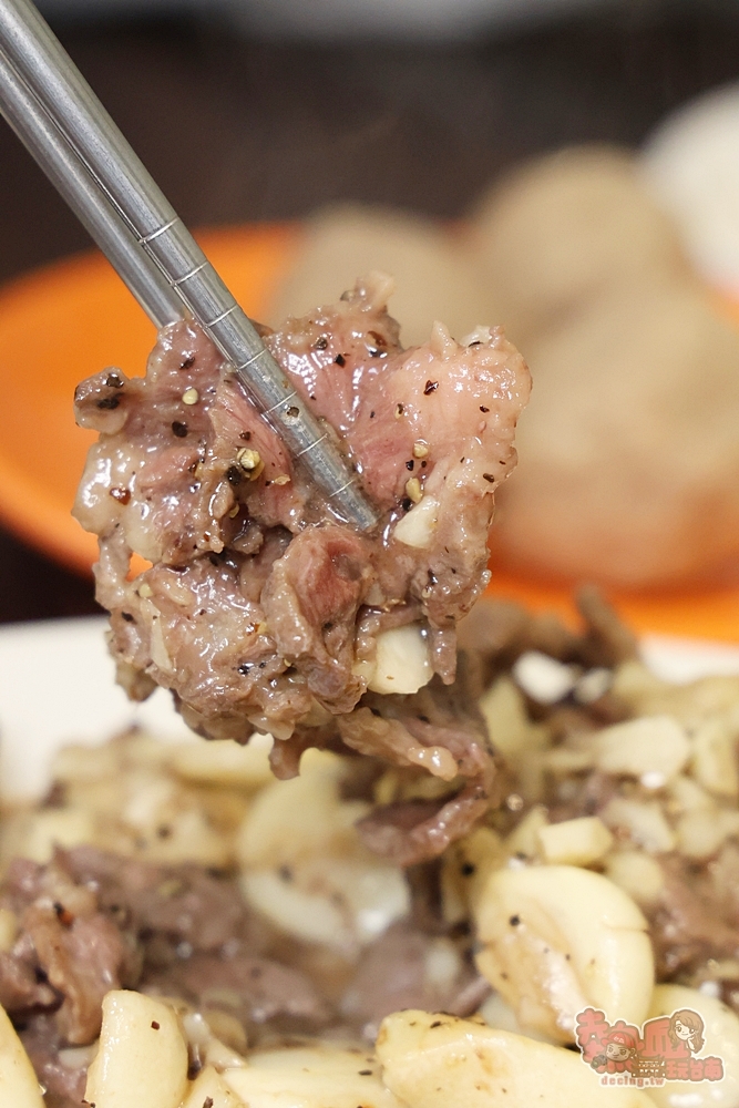 【台南美食】文品牛肉火鍋:安南區清晨6點就營業的牛肉火鍋,內用免費牛肉肉燥飯吃到飽~ 【台南美食】文品牛肉火鍋:安南區清晨6點就營業的牛肉火鍋,內用免費牛肉肉燥飯吃到飽~