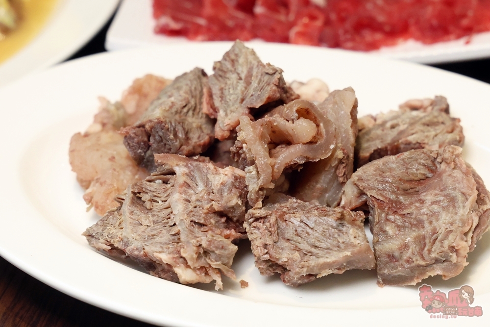 【台南美食】文品牛肉火鍋:安南區清晨6點就營業的牛肉火鍋,內用免費牛肉肉燥飯吃到飽~ 【台南美食】文品牛肉火鍋:安南區清晨6點就營業的牛肉火鍋,內用免費牛肉肉燥飯吃到飽~