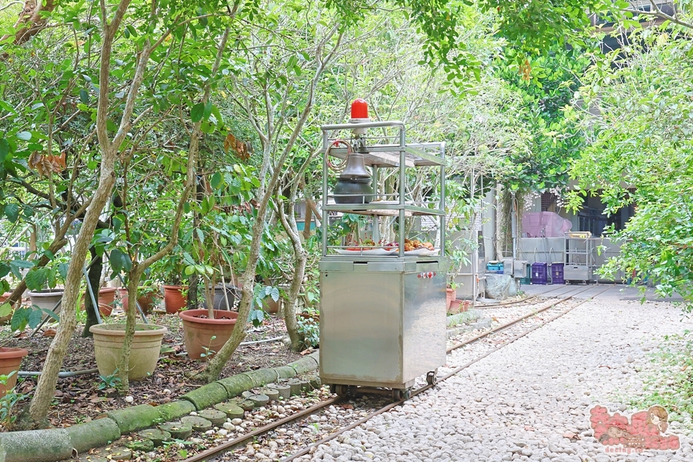 【高雄美食】綠野山莊花園餐廳:高雄觀音山土雞城,老饕推薦必點鹽焗烤雞,蜜汁火腿及經典客家菜~ 【高雄美食】綠野山莊花園餐廳:高雄觀音山土雞城,老饕推薦必點鹽焗烤雞,蜜汁火腿及經典客家菜~