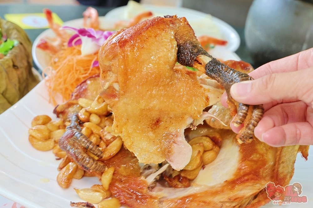 【高雄美食】綠野山莊花園餐廳:高雄觀音山土雞城,老饕推薦必點鹽焗烤雞,蜜汁火腿及經典客家菜~ 【高雄美食】綠野山莊花園餐廳:高雄觀音山土雞城,老饕推薦必點鹽焗烤雞,蜜汁火腿及經典客家菜~