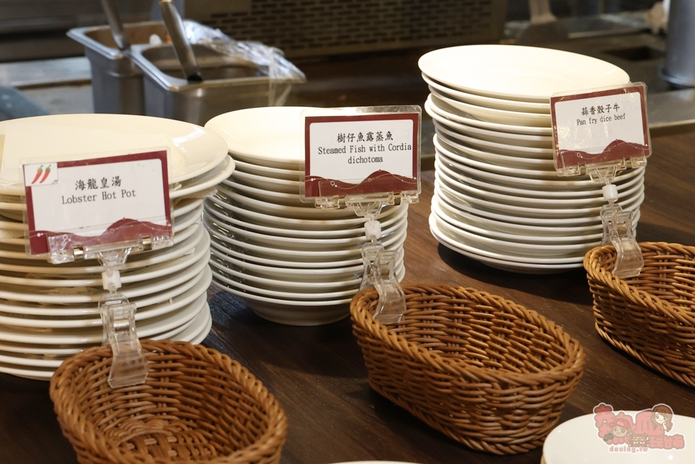 【台南吃到飽】台糖長榮酒店-吃遍天下自助餐廳:日本美食祭來了,超過100種料理,平日午晚就有日本松葉蟹腳吃到飽,購買餐券真的千元有找~ 【台南吃到飽】台糖長榮酒店-吃遍天下自助餐廳:日本美食祭來了,超過100種料理,平日午晚就有日本松葉蟹腳吃到飽,購買餐券真的千元有找~