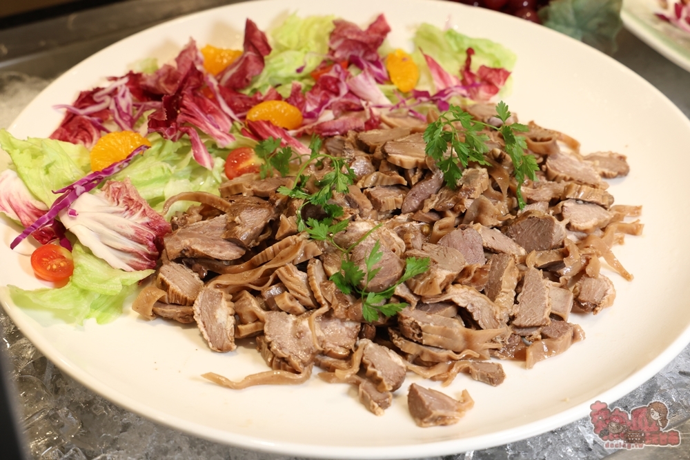 【台南吃到飽】台糖長榮酒店-吃遍天下自助餐廳:日本美食祭來了,超過100種料理,平日午晚就有日本松葉蟹腳吃到飽,購買餐券真的千元有找~ 【台南吃到飽】台糖長榮酒店-吃遍天下自助餐廳:日本美食祭來了,超過100種料理,平日午晚就有日本松葉蟹腳吃到飽,購買餐券真的千元有找~