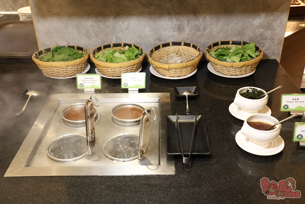 【台南吃到飽】台糖長榮酒店-吃遍天下自助餐廳:日本美食祭來了,超過100種料理,平日午晚就有日本松葉蟹腳吃到飽,購買餐券真的千元有找~ 【台南吃到飽】台糖長榮酒店-吃遍天下自助餐廳:日本美食祭來了,超過100種料理,平日午晚就有日本松葉蟹腳吃到飽,購買餐券真的千元有找~