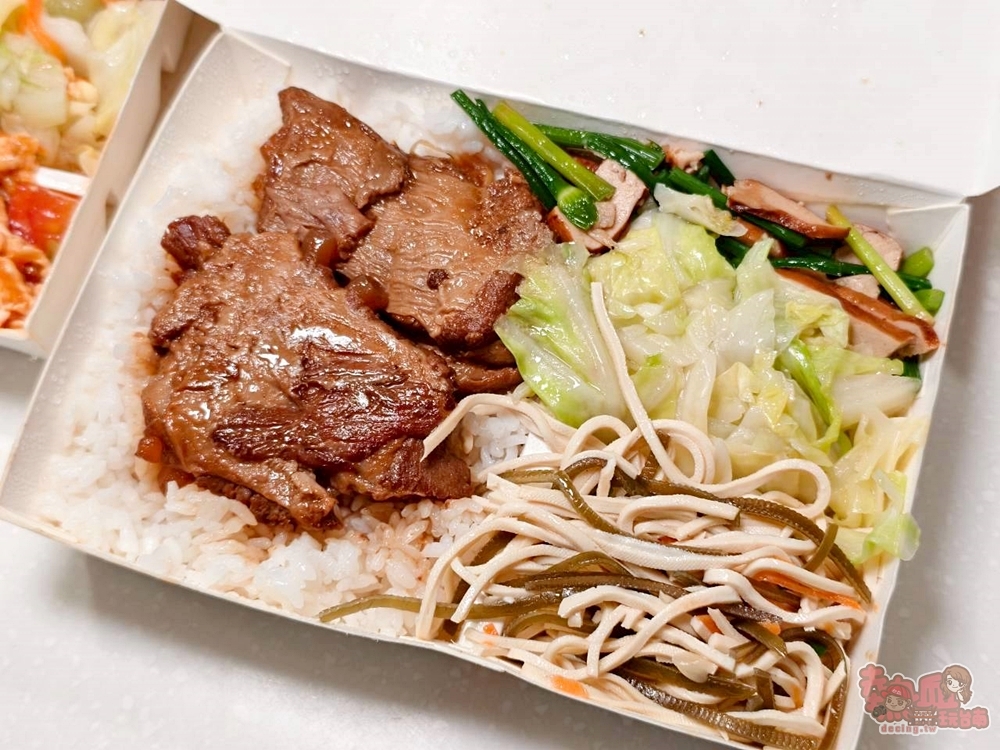 【台南美食】家成便當:開山路上開業超過30年人氣便當老店,老饕大推蔥燒排骨飯必吃~ 【台南美食】家成便當:開山路上開業超過30年人氣便當老店,老饕大推蔥燒排骨飯必吃~