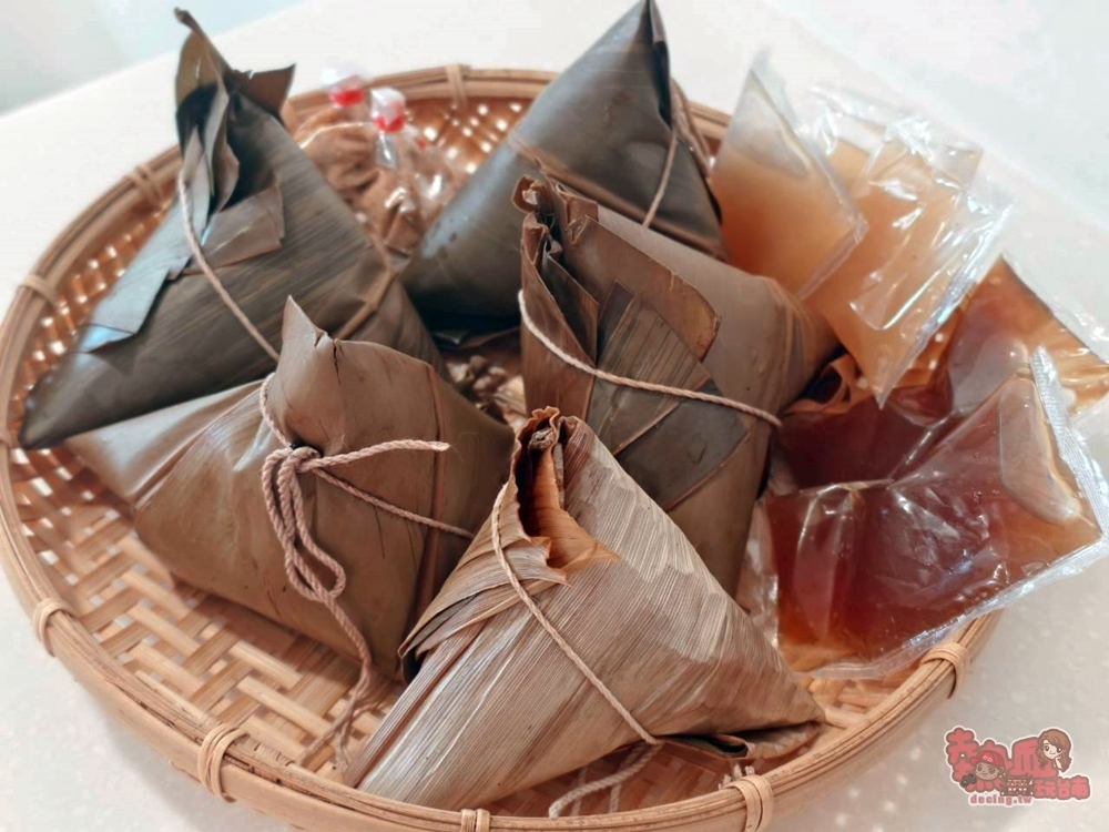 【台南美食】春蚵嗲:國華街超人氣蚵嗲店,隱藏版菜粽只要35元,驚人的爆量花生料,在地人的心頭好~ 【台南美食】春蚵嗲:國華街超人氣蚵嗲店,隱藏版菜粽只要35元,驚人的爆量花生料,在地人的心頭好~