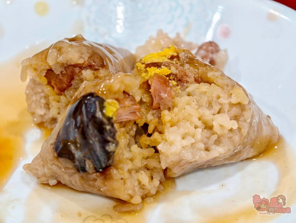 【台南美食】春蚵嗲:國華街超人氣蚵嗲店,隱藏版菜粽只要35元,驚人的爆量花生料,在地人的心頭好~ 【台南美食】春蚵嗲:國華街超人氣蚵嗲店,隱藏版菜粽只要35元,驚人的爆量花生料,在地人的心頭好~