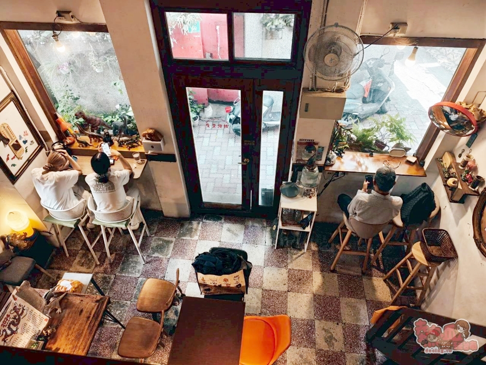 【台南美食】龍百貨:台南唯一恐龍系早午餐,根本是男生們的夢想店,三歲以上兒童可入場~ 【台南美食】龍百貨:台南唯一恐龍系早午餐,根本是男生們的夢想店,三歲以上兒童可入場~