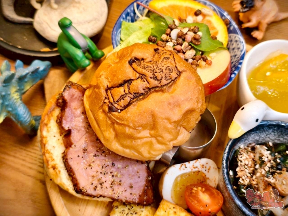 【台南美食】龍百貨:台南唯一恐龍系早午餐,根本是男生們的夢想店,三歲以上兒童可入場~ 【台南美食】龍百貨:台南唯一恐龍系早午餐,根本是男生們的夢想店,三歲以上兒童可入場~