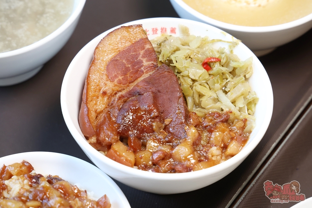 【台南美食】台南VASO弘肉燥飯舖:來自高雄的超人氣小吃,肉燥飯入口綿密好吃,還有隱藏版蒸蛋湯,晚來吃不到~ 【台南美食】台南VASO弘肉燥飯舖:來自高雄的超人氣小吃,肉燥飯入口綿密好吃,還有隱藏版蒸蛋湯,晚來吃不到~