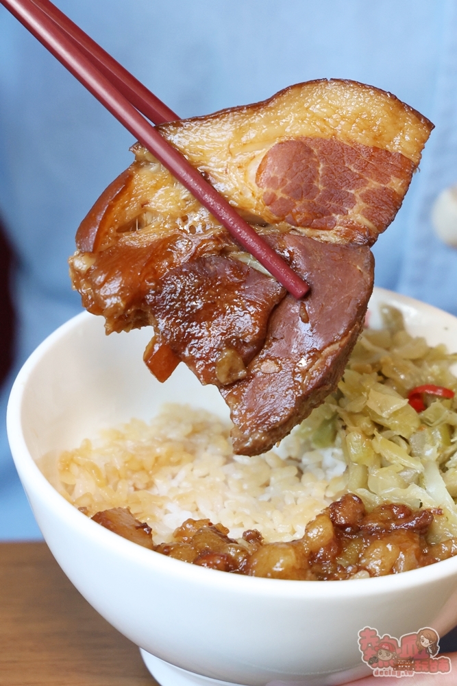 【台南美食】台南VASO弘肉燥飯舖:來自高雄的超人氣小吃,肉燥飯入口綿密好吃,還有隱藏版蒸蛋湯,晚來吃不到~ 【台南美食】台南VASO弘肉燥飯舖:來自高雄的超人氣小吃,肉燥飯入口綿密好吃,還有隱藏版蒸蛋湯,晚來吃不到~