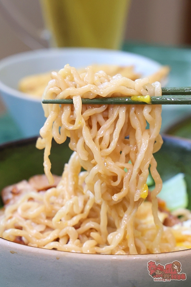 【台南美食】酥香居北方精緻食府:在地人默默吃的台南麵食店,爆汁餡餅,功夫拌麵,酸辣湯一次滿足~ 【台南美食】酥香居北方精緻食府:在地人默默吃的台南麵食店,爆汁餡餅,功夫拌麵,酸辣湯一次滿足~