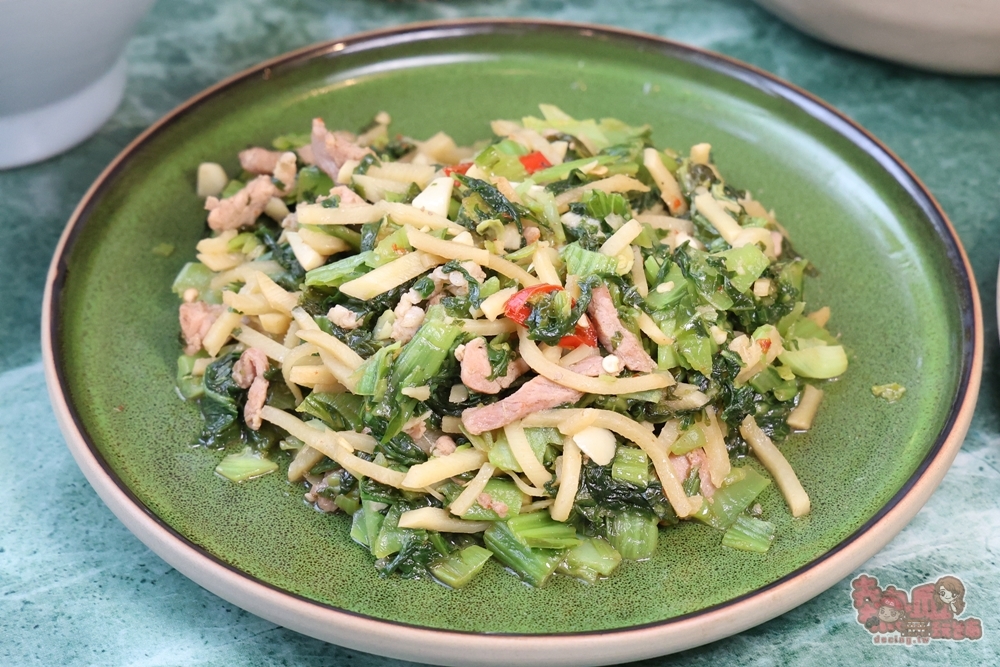 【台南美食】酥香居北方精緻食府:在地人默默吃的台南麵食店,爆汁餡餅,功夫拌麵,酸辣湯一次滿足~ 【台南美食】酥香居北方精緻食府:在地人默默吃的台南麵食店,爆汁餡餅,功夫拌麵,酸辣湯一次滿足~