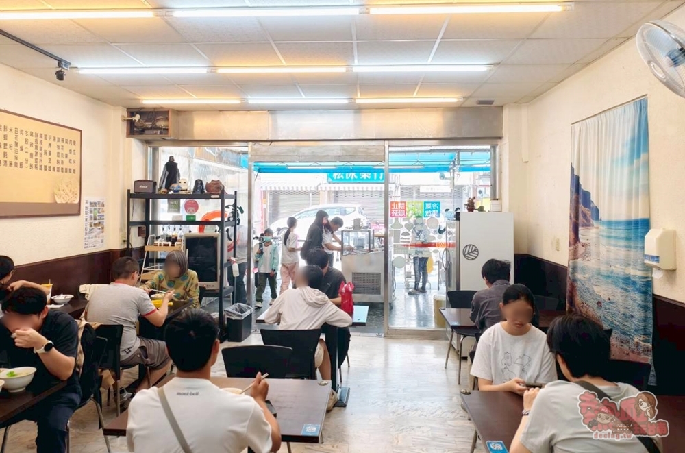 【台南美食】富成麵食:東區在地人愛店,份量多又好吃走CP值路線,大推傻瓜拌麵好耐吃~ 【台南美食】富成麵食:東區在地人愛店,份量多又好吃走CP值路線,大推傻瓜拌麵好耐吃~