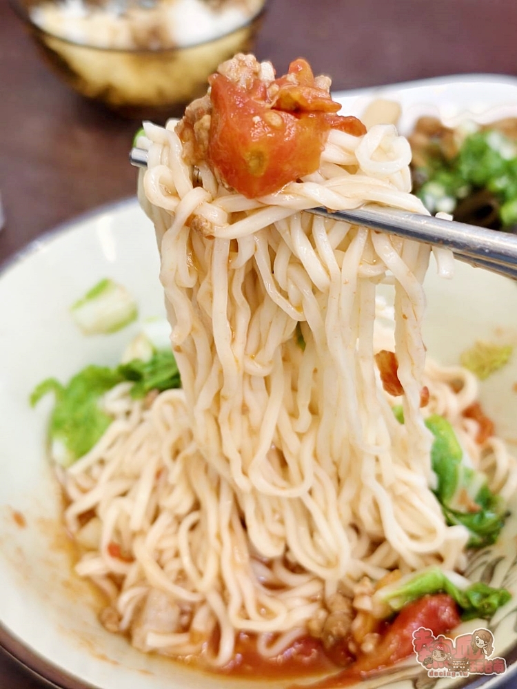 【台南美食】富成麵食:東區在地人愛店,份量多又好吃走CP值路線,大推傻瓜拌麵好耐吃~ 【台南美食】富成麵食:東區在地人愛店,份量多又好吃走CP值路線,大推傻瓜拌麵好耐吃~