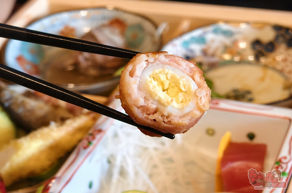 【台南美食】聚樂居酒屋午間定食睽違一年回歸,豪華九宮格定食霸氣登場,一上桌驚呼太浮誇,內用飲料免費無限暢飲~ 【台南美食】聚樂居酒屋午間定食睽違一年回歸,豪華九宮格定食霸氣登場,一上桌驚呼太浮誇,內用飲料免費無限暢飲~