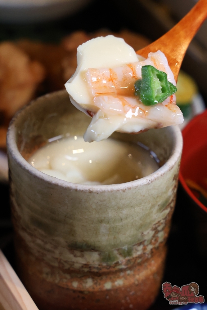 【台南美食】聚樂居酒屋午間定食睽違一年回歸,豪華九宮格定食霸氣登場,一上桌驚呼太浮誇,內用飲料免費無限暢飲~ 【台南美食】聚樂居酒屋午間定食睽違一年回歸,豪華九宮格定食霸氣登場,一上桌驚呼太浮誇,內用飲料免費無限暢飲~