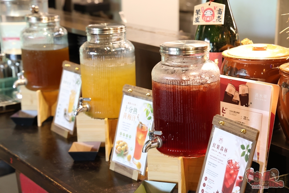 【台南美食】聚樂居酒屋午間定食睽違一年回歸,豪華九宮格定食霸氣登場,一上桌驚呼太浮誇,內用飲料免費無限暢飲~ 【台南美食】聚樂居酒屋午間定食睽違一年回歸,豪華九宮格定食霸氣登場,一上桌驚呼太浮誇,內用飲料免費無限暢飲~