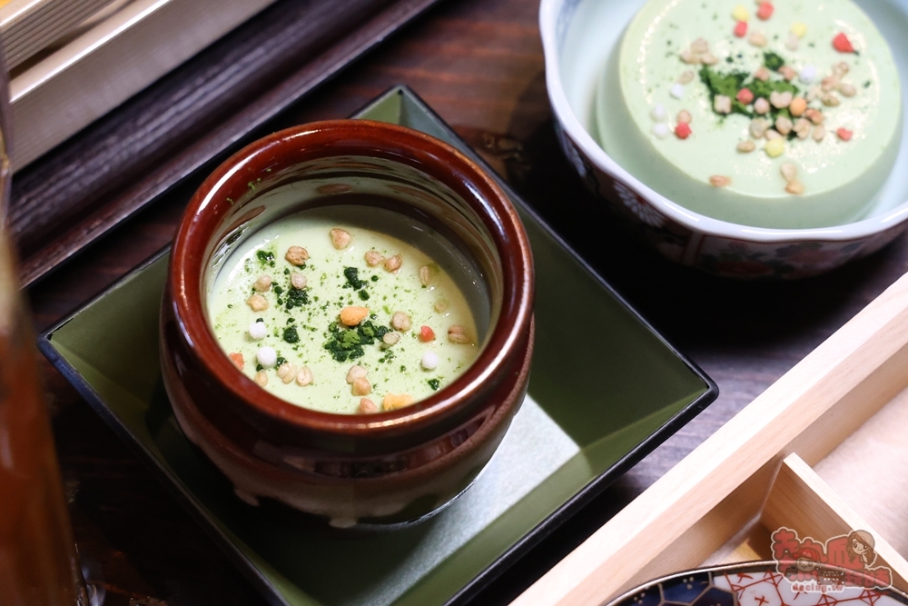 【台南美食】聚樂居酒屋午間定食睽違一年回歸,豪華九宮格定食霸氣登場,一上桌驚呼太浮誇,內用飲料免費無限暢飲~ 【台南美食】聚樂居酒屋午間定食睽違一年回歸,豪華九宮格定食霸氣登場,一上桌驚呼太浮誇,內用飲料免費無限暢飲~