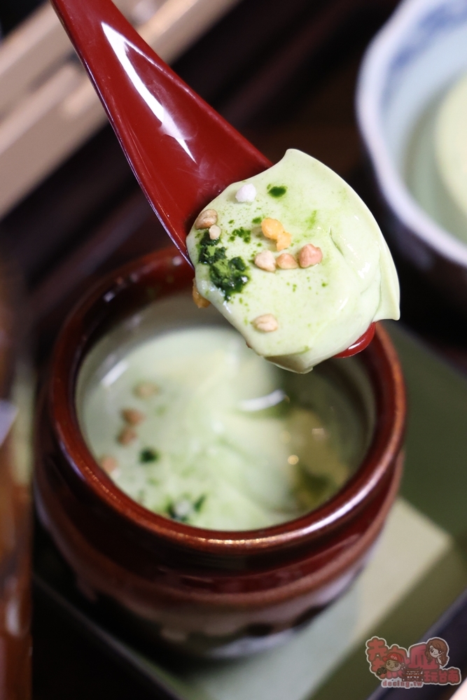 【台南美食】聚樂居酒屋午間定食睽違一年回歸,豪華九宮格定食霸氣登場,一上桌驚呼太浮誇,內用飲料免費無限暢飲~ 【台南美食】聚樂居酒屋午間定食睽違一年回歸,豪華九宮格定食霸氣登場,一上桌驚呼太浮誇,內用飲料免費無限暢飲~