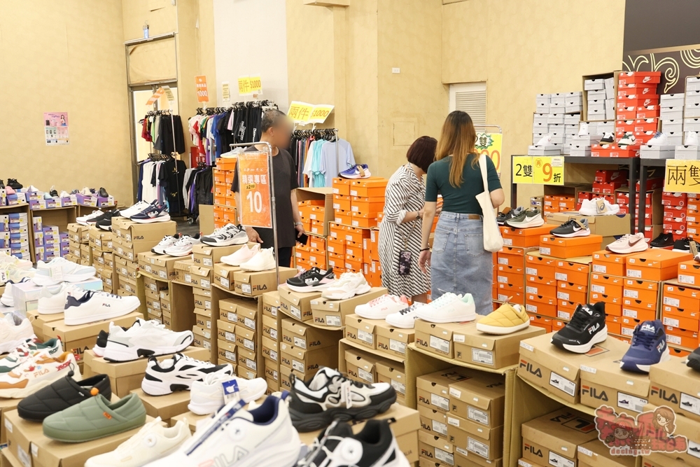 【台南特賣】台灣廠拍:tokuyo按摩椅福利品限量4折出清!品牌運動鞋第二雙只要10元~ 【台南特賣】台灣廠拍:tokuyo按摩椅福利品限量4折出清!品牌運動鞋第二雙只要10元~