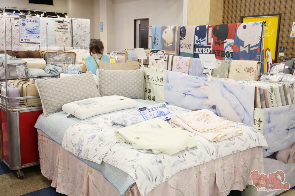 【台南特賣】台灣廠拍:tokuyo按摩椅福利品限量4折出清!品牌運動鞋第二雙只要10元~ 【台南特賣】台灣廠拍:tokuyo按摩椅福利品限量4折出清!品牌運動鞋第二雙只要10元~