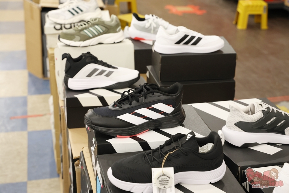 【台南特賣】台灣廠拍:tokuyo按摩椅福利品限量4折出清!品牌運動鞋第二雙只要10元~ 【台南特賣】台灣廠拍:tokuyo按摩椅福利品限量4折出清!品牌運動鞋第二雙只要10元~