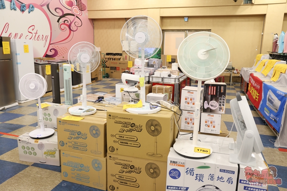 【台南特賣】台灣廠拍:tokuyo按摩椅福利品限量4折出清!品牌運動鞋第二雙只要10元~ 【台南特賣】台灣廠拍:tokuyo按摩椅福利品限量4折出清!品牌運動鞋第二雙只要10元~