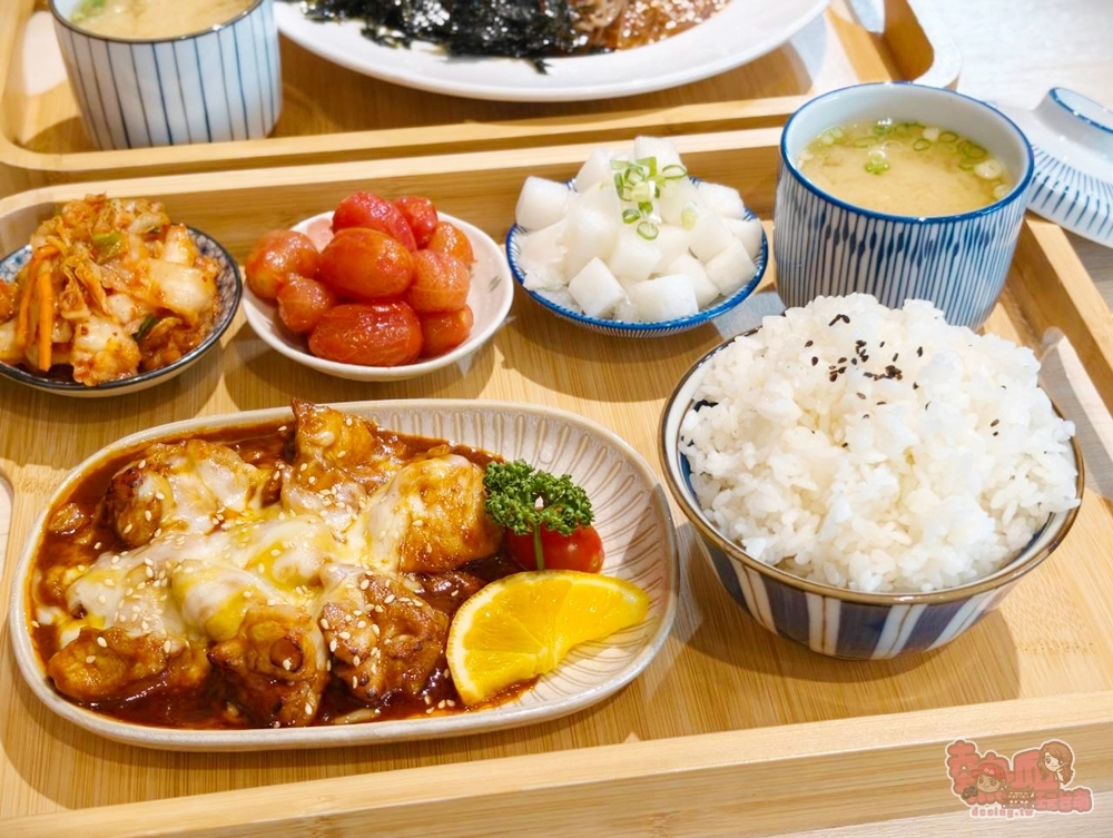 【台南美食】台南三毛食記:CP值超高的韓式定食,內用爆量韓式小菜,冷萃咖啡,味增湯免費無限享用~ 【台南美食】台南三毛食記:CP值超高的韓式定食,內用爆量韓式小菜,冷萃咖啡,味增湯免費無限享用~