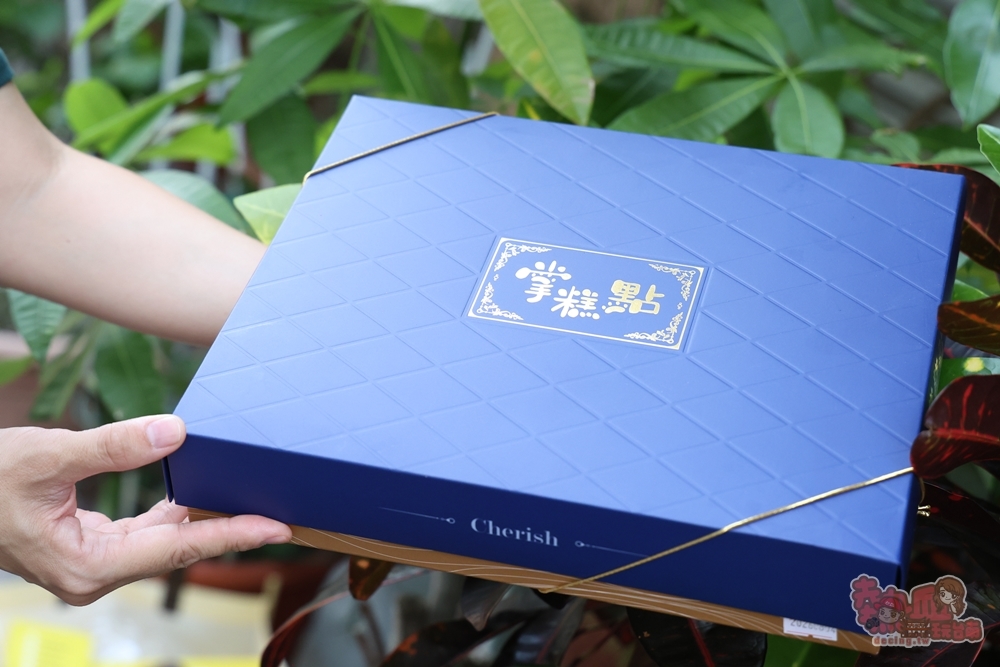【台南伴手禮】掌糕點:藏在台南街角的隱藏版伴手禮,內行人都買這家,蛋黃酥皮薄餡飽滿,鳳凰酥更是媲美台北名店~ 【台南伴手禮】掌糕點:藏在台南街角的隱藏版伴手禮,內行人都買這家,蛋黃酥皮薄餡飽滿,鳳凰酥更是媲美台北名店~